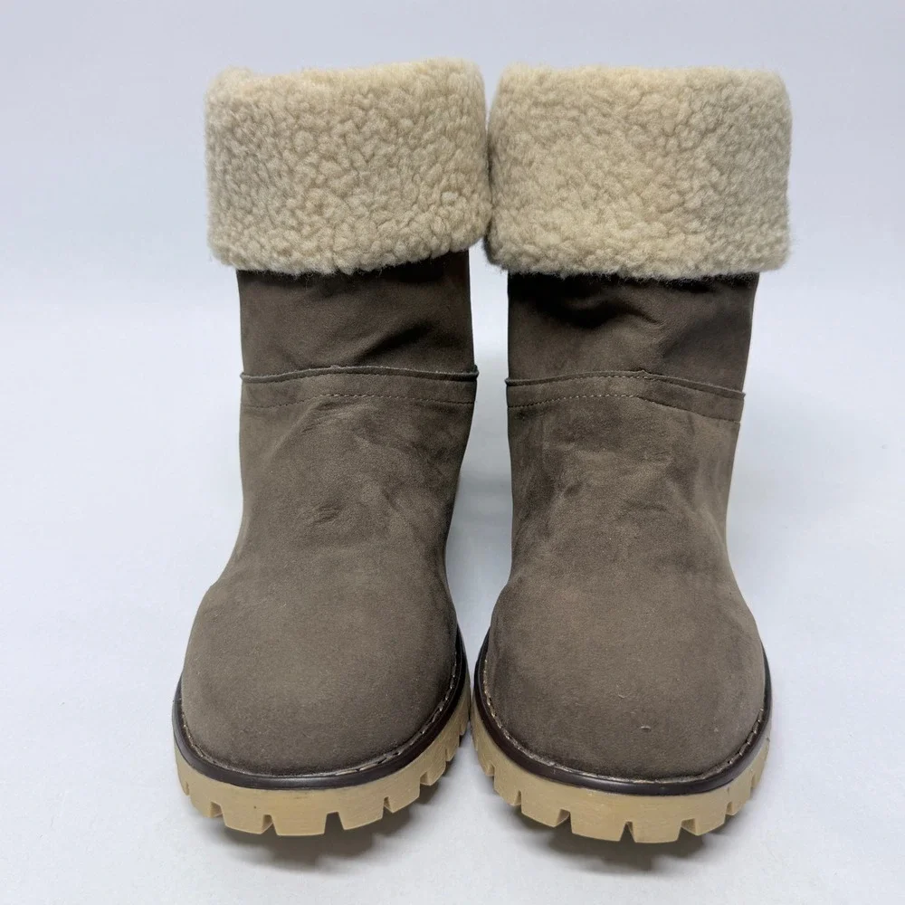Unbranded Taupe Faux Suede Sherpa Lined Lug Sole Ankle Boots Size 42 Brown